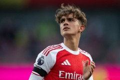 曼联高价引援塞斯科：转会决策与财务稳健性考量的争议